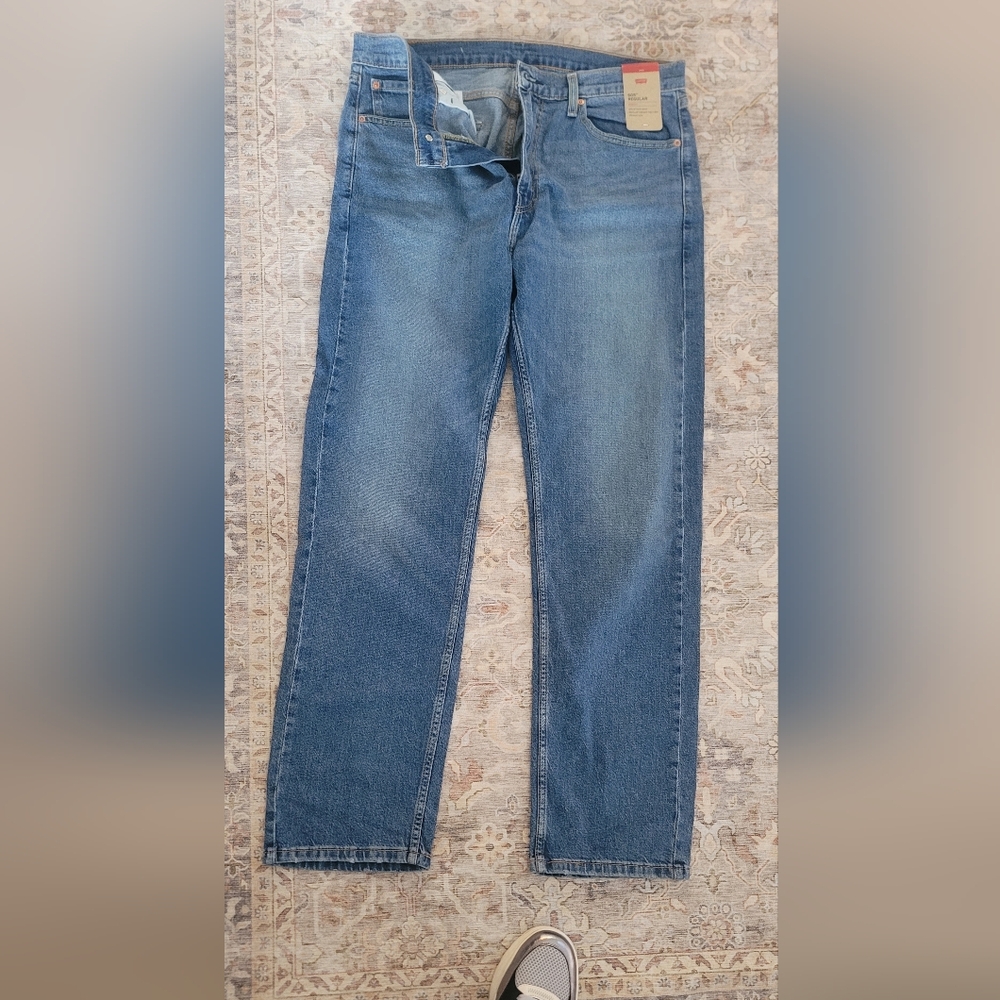 LEVIS 505 Men's Blue Jeans.  Size: 36 Waist/ 32 Inseam
